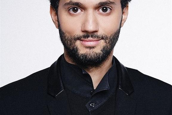 Tony Saint-Laurent, humoriste révélé par le Jamel Comedy Club est au Point Virgule et on vous invite!