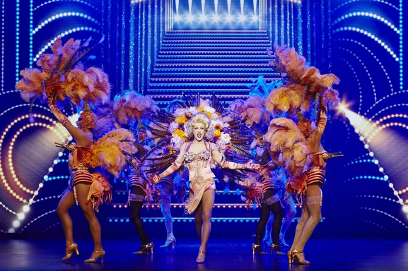 Priscilla Folle du Désert, la comédie musicale hors du commun la plus démesurée débarque au Casino de Paris. Casting.fr vous offre l’opportunité de découvrir ce phénomène musical !