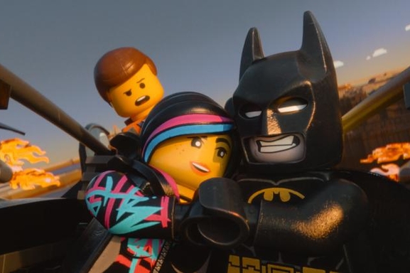 La grande aventure Lego, en tête du box office US, débarque en France !