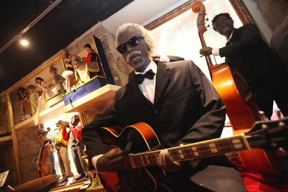 "Les Tremplins des Nouveaux Talents" consacrés à la chanson, l’humour et les arts visuels au musée de l'insolite à Nice!