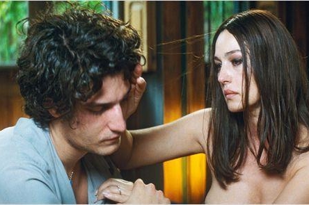 Découvrez Un Eté Brûlant en DVD le 1 février !