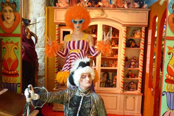 "Les Tremplins des Nouveaux Talents" consacrés à la chanson, l’humour et les arts visuels au musée de l'insolite à Nice!