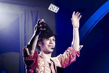 Alexandre Faitouni LE danseur, chanteur, comédien de toutes les comédies musicale à succès ! Bientôt dans Love Circus