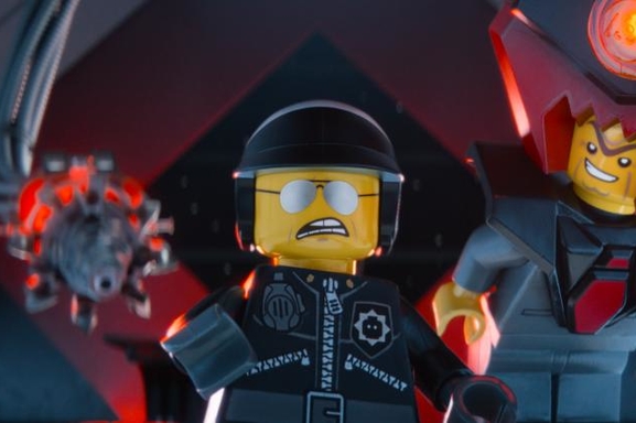 La grande aventure Lego, en tête du box office US, débarque en France !