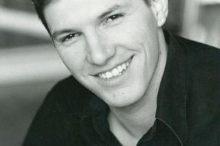 Mike Brant "Laisse nous t'aimer" au théâtre!