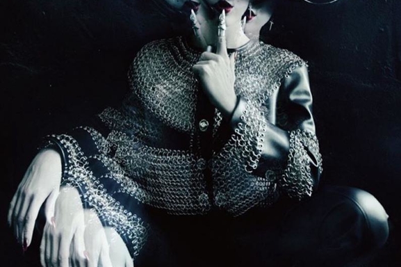 Romain Thevenin a habillé les plus grandes stars tel que Maitre Gims, gagnez ses créations !