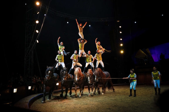 “Les Folies Gruss”, un spectacle équestre fabuleux !