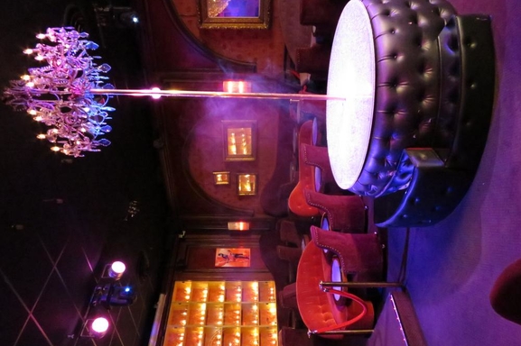 On a rencontré pour vous 3 divines strip-teaseuses du Secret Square… Focus sur un métier qu'on connait peu finalement