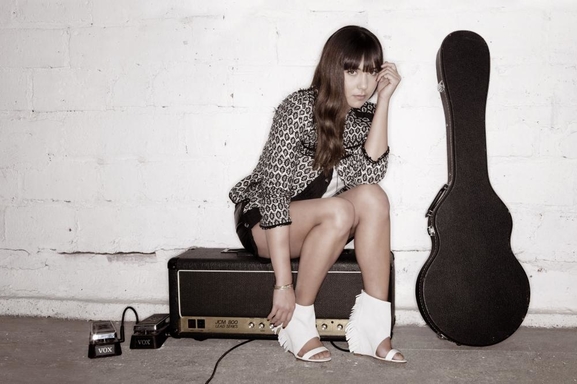 Les enfants de L'orage, Leslie sort son 5ème album... 2013 sera pop et authentique!