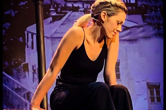 Anaïs Delva, célèbre voix, artiste passionnée incarne Edith Piaf dans “I Love Piaf” de Jacques Pressis au Théâtre de la Tour Eiffel, un bijou à voir