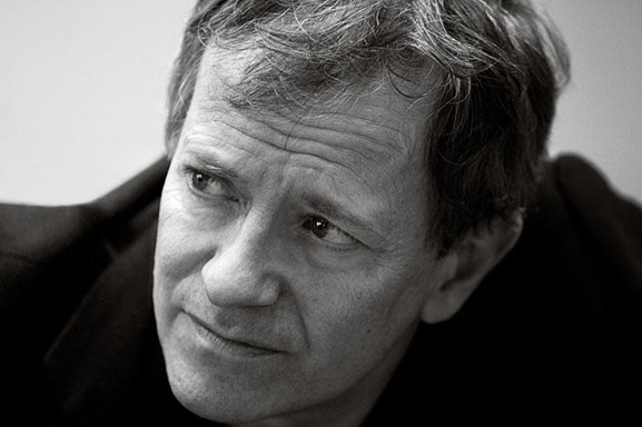 Entrez dans l'intimité des artistes avec "Juste Humain" !