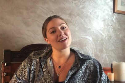 DONAMARIA une artiste dans l'air du temps qui s'affranchie des codes de la musique, se livre sur cas