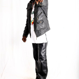 Ibou20090077