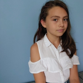 Madelaine_53232