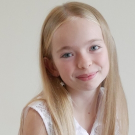 Chloe9