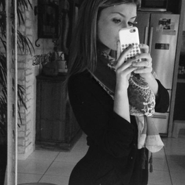 Chloe34420