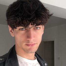 sirinkylian24100