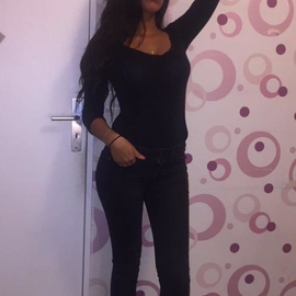 Manelle_hk