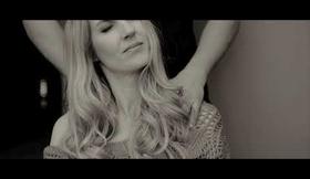 KAROLEEN - "Feels like old times" [ Clip Officiel ]