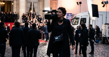 Casting femme entre 30 et 45 ans pour silhouette dans série Canal + avec Kad Merad