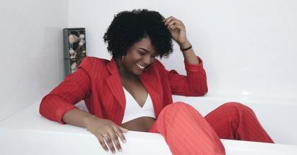 Casting modèle femme entre 30 et 40 ans pour vidéo et shooting photo publicitaire