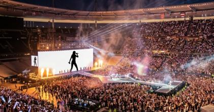 Casting homme et femme entre 30 et 50 ans pour figuration dans visuels projetés au Stade France lors du concert d'une chanteuse française de renommée internationale