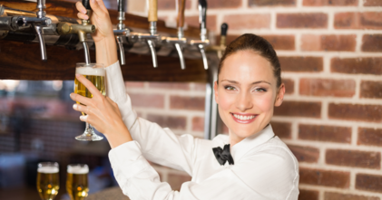 Casting barman et barmaid entre 25 et 35 ans pour projet publicitaire avec marque d'alcool