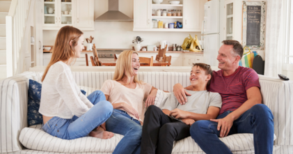 Casting vraie famille avec parents entre 30 et 45 ans et deux enfants entre 5 et 12 ans pour tournage vidéo et shooting photo