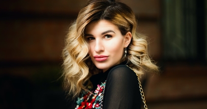 Casting mannequin femme grande taille pour shooting photo salon du mariage 