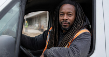 Casting homme typé afro avec longues dreadlocks pour silhouette dans série TF1