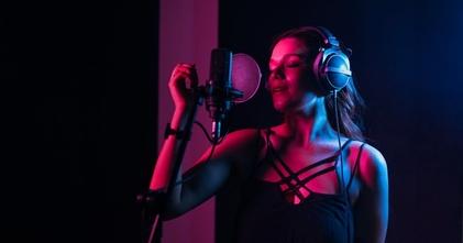 Casting chanteuse principale entre 18 et 34 ans pour spectacle de cabaret