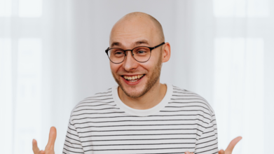 Casting comédien entre 30 et 40 ans pour campagne publicitaire humoristique