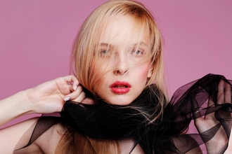 Casting mannequin femme pour shooting photo et vidéo