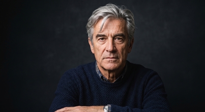 Casting hommes aux cheveux longs gris pour tournage film réalisé par Laurent Lafitte