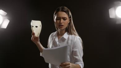 Casting comédienne entre 25 et 30 ans pour rôle dans spectacle musical joué dans un théâtre parisien