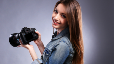 Casting femme entre 20 et 30 ans pour silhouette dans série tournée en Belgique