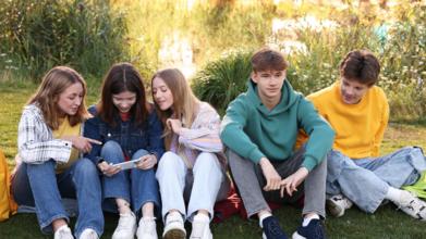 Casting adolescent et adolescente entre 16 et 18 ans pour figuration dans deux projets audiovisuels