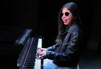 Sarina : Un Voyage Musical et Inspirant entre Passion, Handicap et Engagement