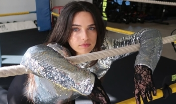 Cardio Drame : Le nouvel album de Philippine, la star montante de la pop française