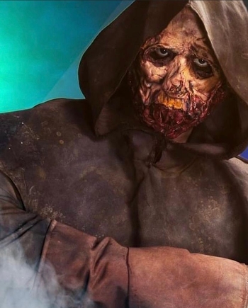 "Elle a été tellement effrayée qu'elle a perdu connaissance" : Gaeten Farsang, comédien au Parc Astérix durant la période d'Halloween, vous révèle tous les secrets de son terrifiant personnage Le Moine Écorché