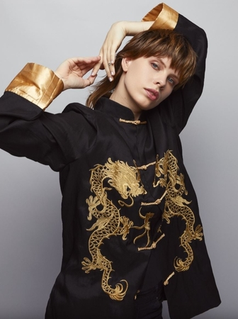 Modèle, danseuse et DJ professionnelle, VerrukaSalt est une jeune artiste norvégienne pluridisciplinaire. Charismatique, la jeune femme arbore un look atypique et déborde de talent. Elle revient avec Casting.fr sur son parcours.