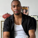 “On a tourné au moins 40 fois la scène” : Axel Vildeuil, figurant dans “Bastion 36” d’Olivier Marchal grâce à Casting.fr, vous raconte son expérience sur le tournage aux côtés de Victor Belmondo et Fauve Hautot