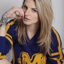 Son originalité au style « Suicide Girls » fait de Lola Renault une mannequin pas comme les autres !