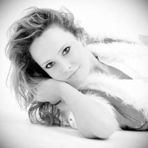 HollieL encore une carrière lancée!