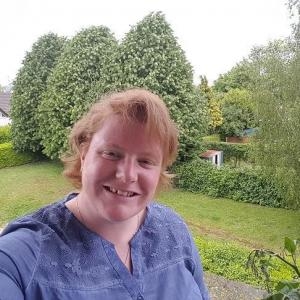 Stéphanie, passionnée de cinéma se retrouve figurante dans un film de Franck Dubosc