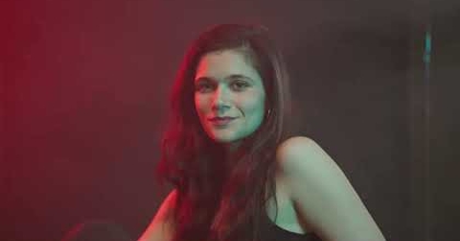 Bande-démo pub/clip Estelle Courret 0628701038